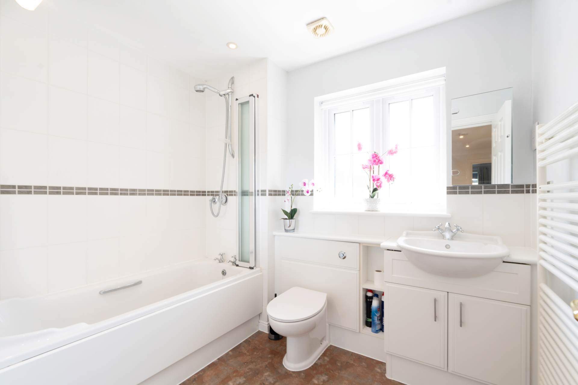 St Pauls Mews, Dorking, RH4 2HP, Image 17