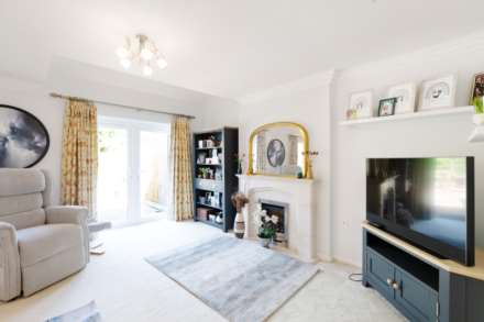 St Pauls Mews, Dorking, RH4 2HP, Image 5
