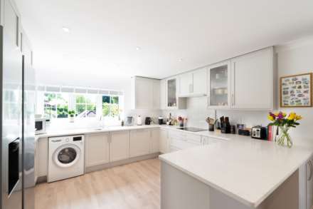 St Pauls Mews, Dorking, RH4 2HP, Image 7