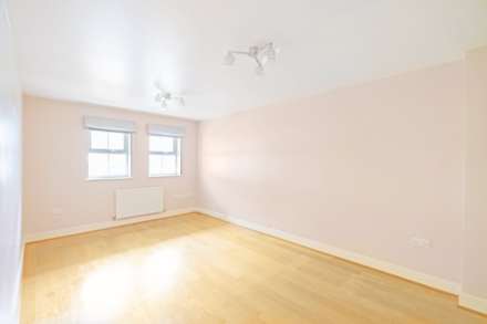 Heatherlea Grove, The Hamptons development, Worcester Park, KT4 8GB, Image 3