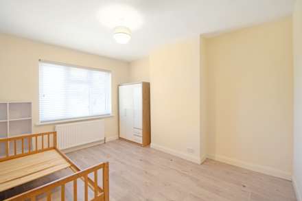 Elgar Avenue, Surbiton, Image 17