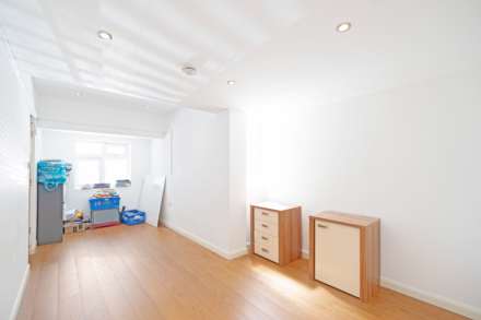 Elgar Avenue, Surbiton, Image 4