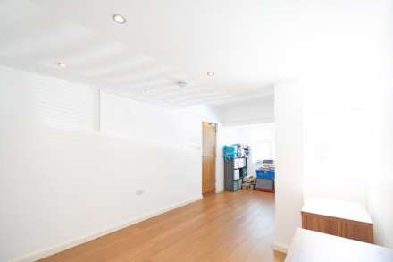 Elgar Avenue, Surbiton, Image 5