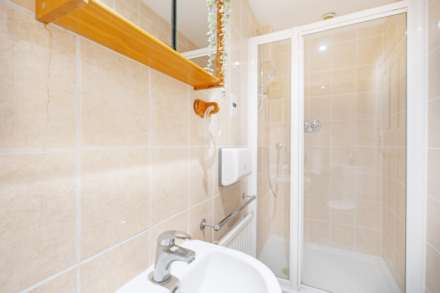 Elgar Avenue, Surbiton, Image 9