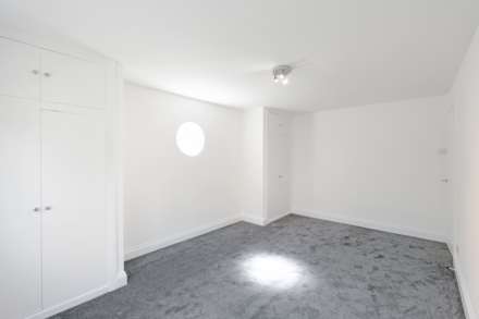 The Avenue, Worcester Park, Image 7