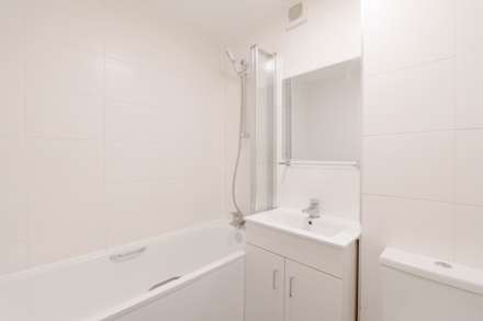 The Avenue, Worcester Park, Image 9