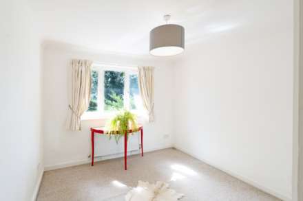 Cottenham Park Road, Wimbledon, SW20, Image 11