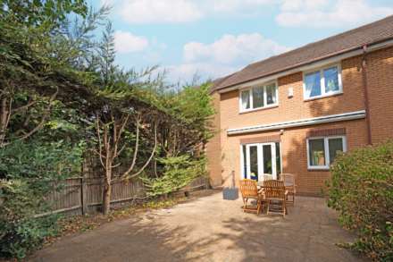 Cottenham Park Road, Wimbledon, SW20, Image 15