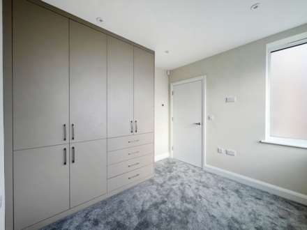 Woodfield Gardens, New Malden, Image 14