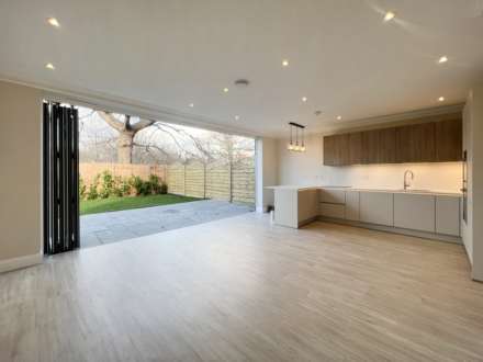 Woodfield Gardens, New Malden, Image 2