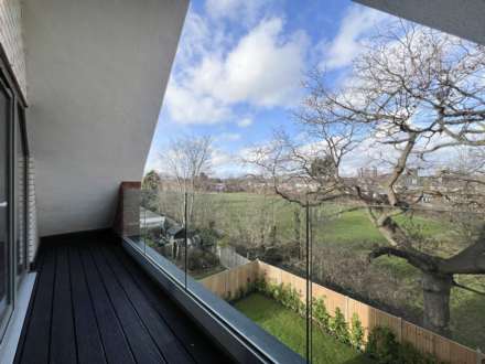 Woodfield Gardens, New Malden, Image 22