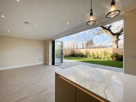 Woodfield Gardens, New Malden, Image 8