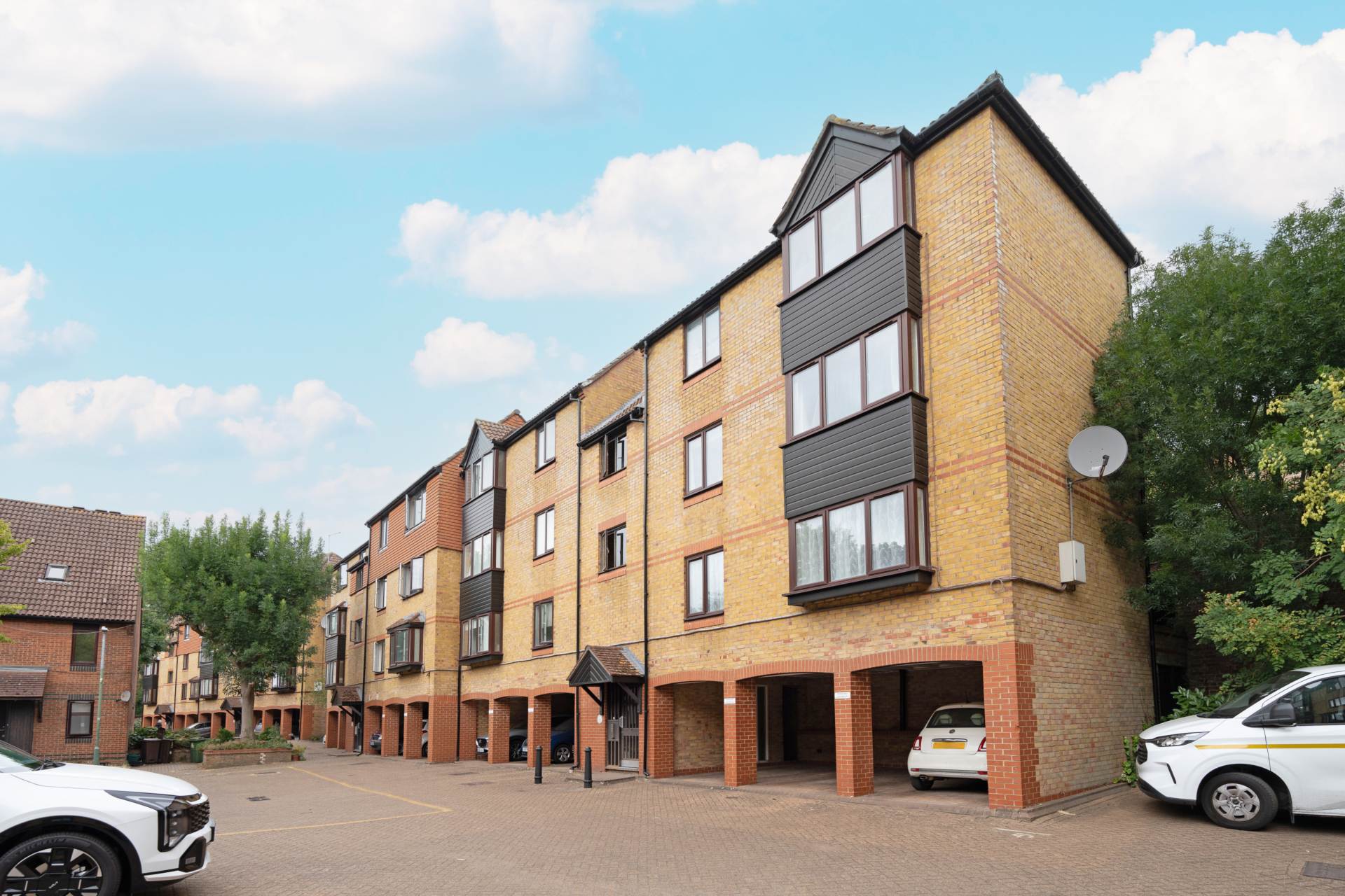 Greyhound Road, Sutton, Image 1