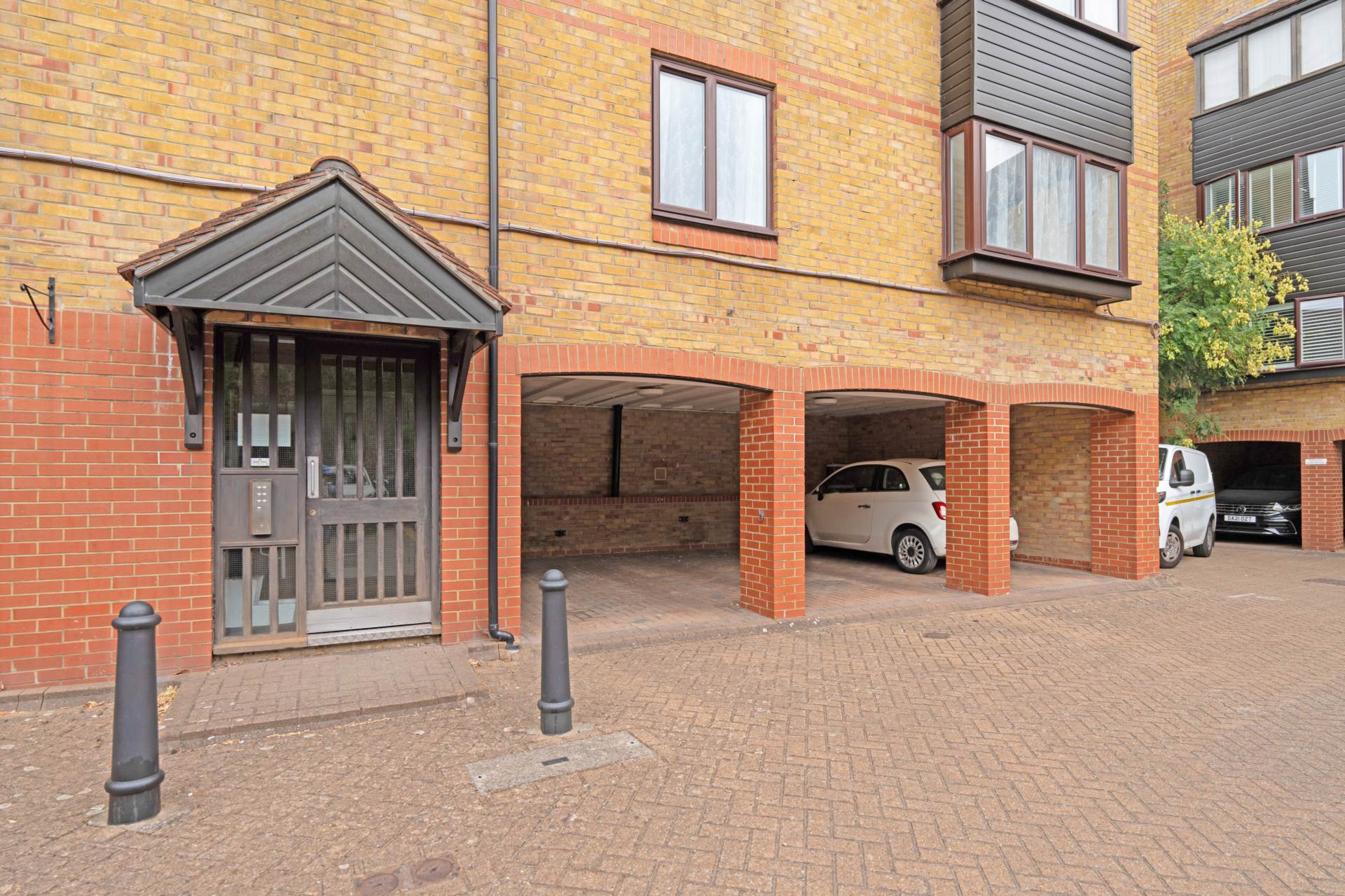 Greyhound Road, Sutton, Image 10