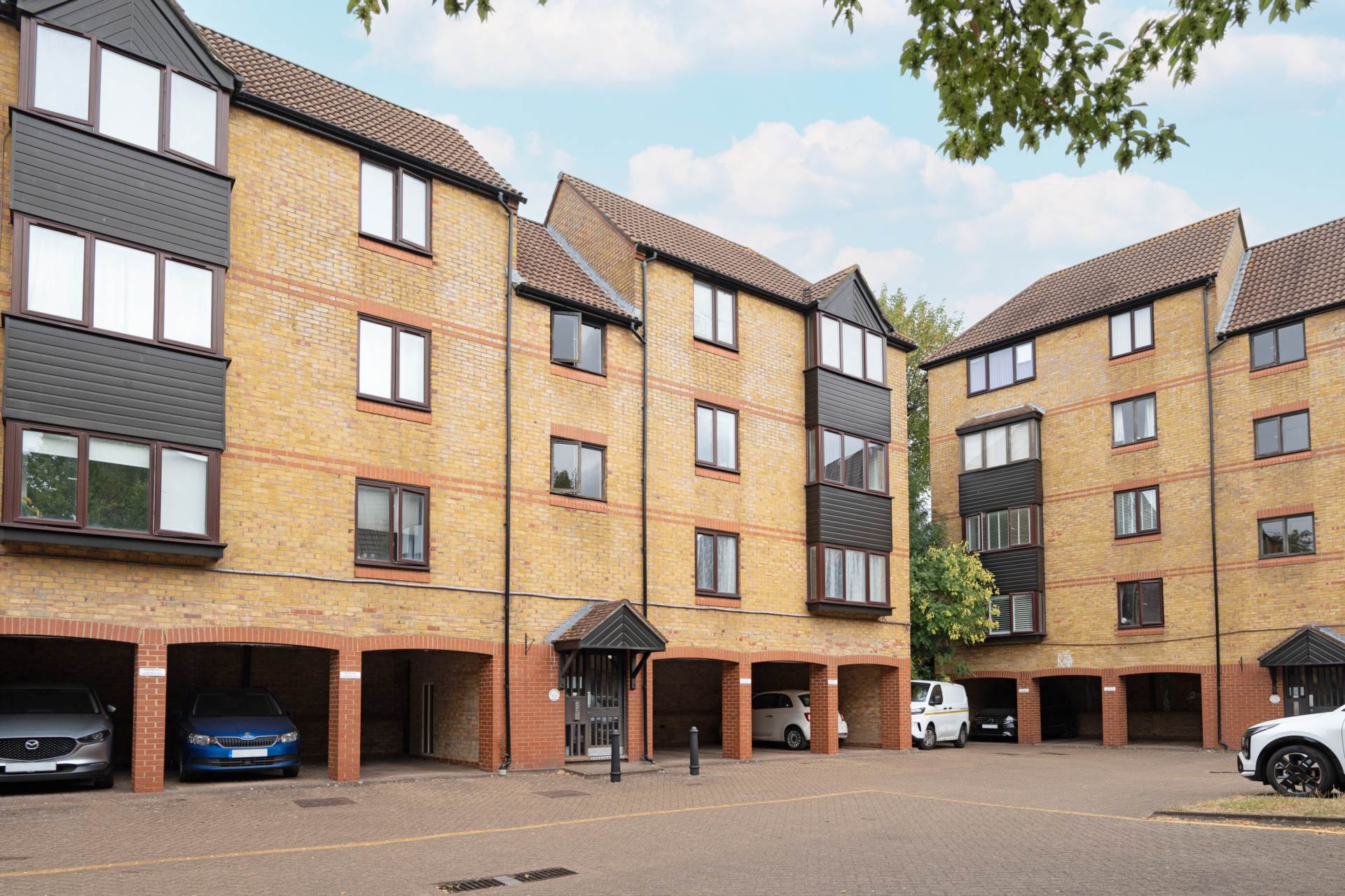 Greyhound Road, Sutton, Image 11
