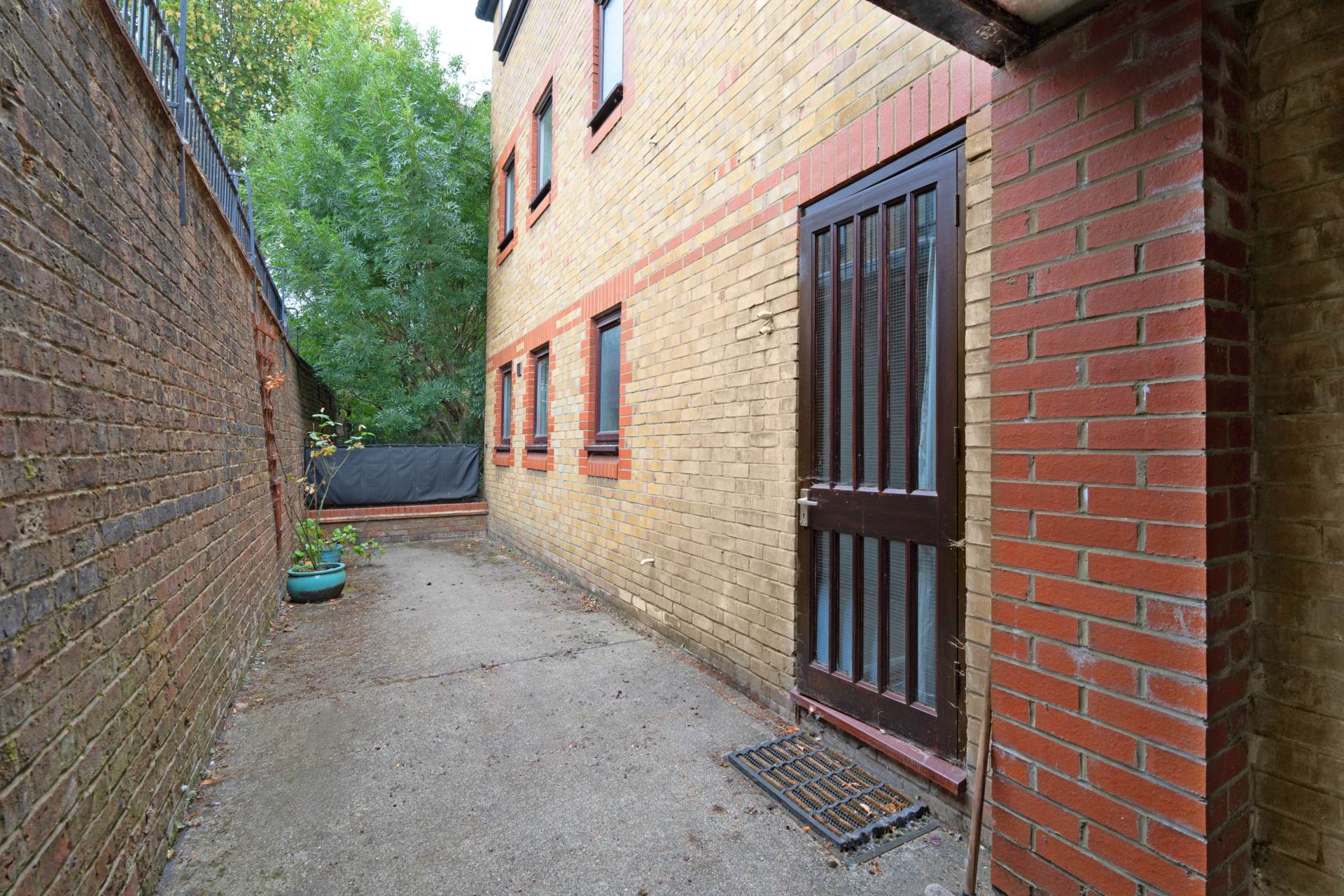 Greyhound Road, Sutton, Image 8