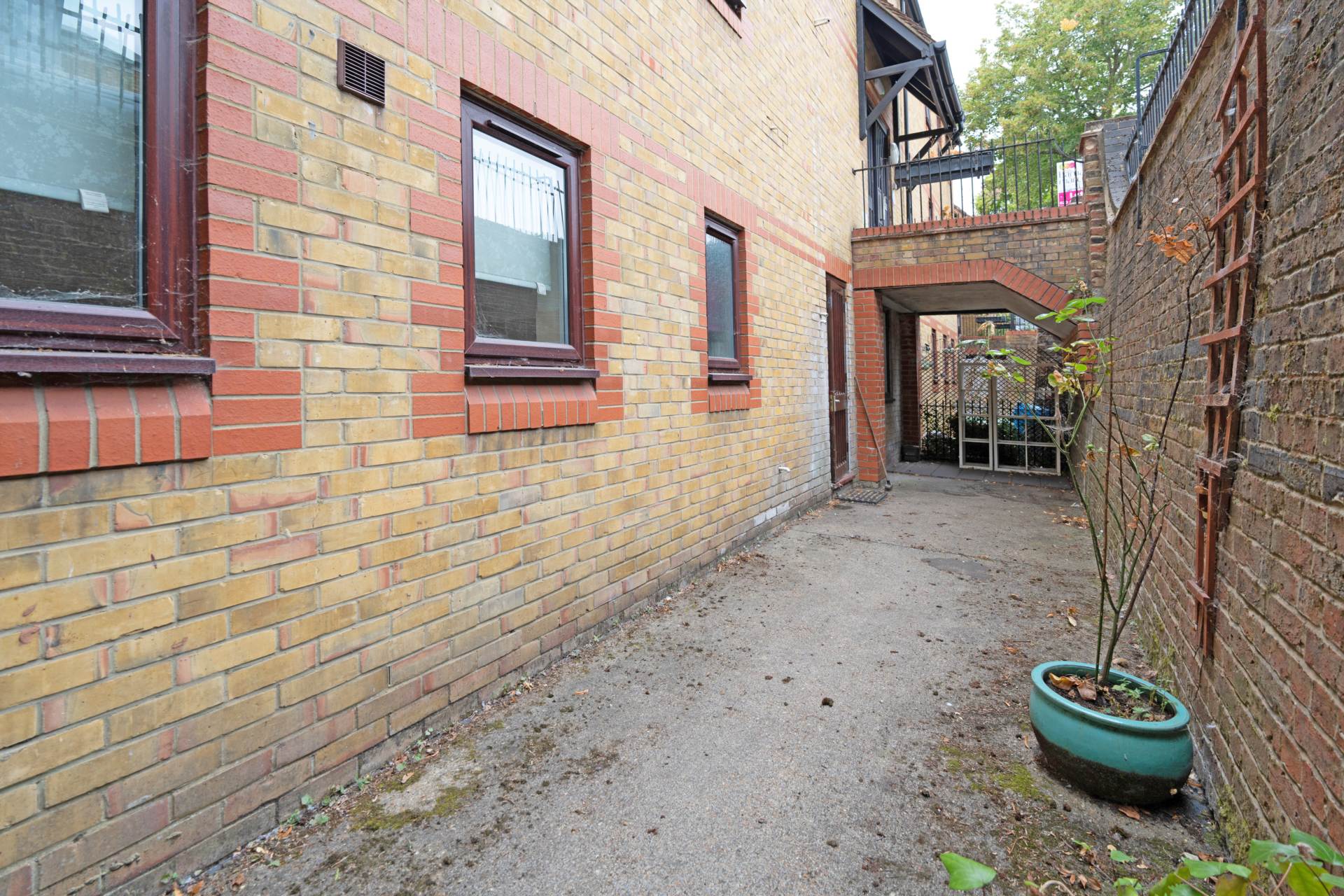 Greyhound Road, Sutton, Image 9