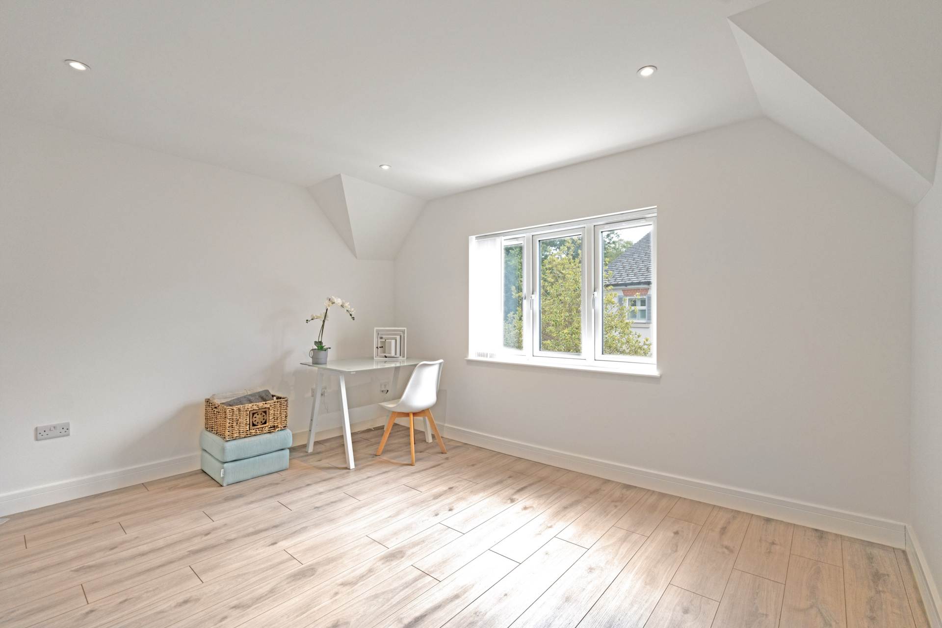 Ashley Road, Walton On Thames, KT12 1HL, Image 10