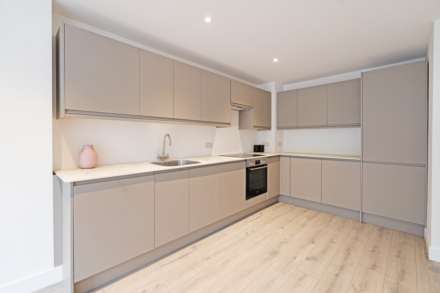 Ashley Road, Walton On Thames, KT12 1HL, Image 6