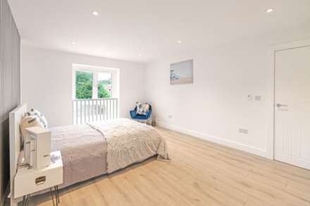 Ashley Road, Walton On Thames, KT12 1HL, Image 9