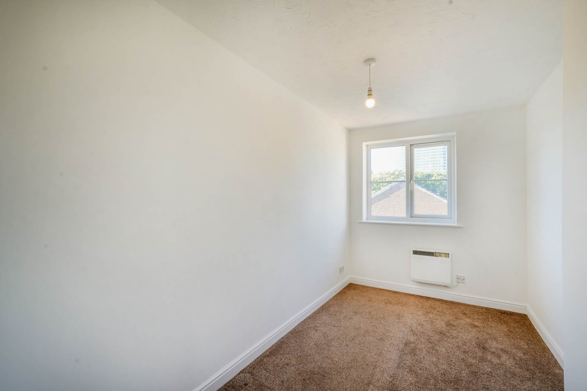 Donald Woods Gardens, Surbiton, Image 7