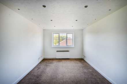 Donald Woods Gardens, Surbiton, Image 10