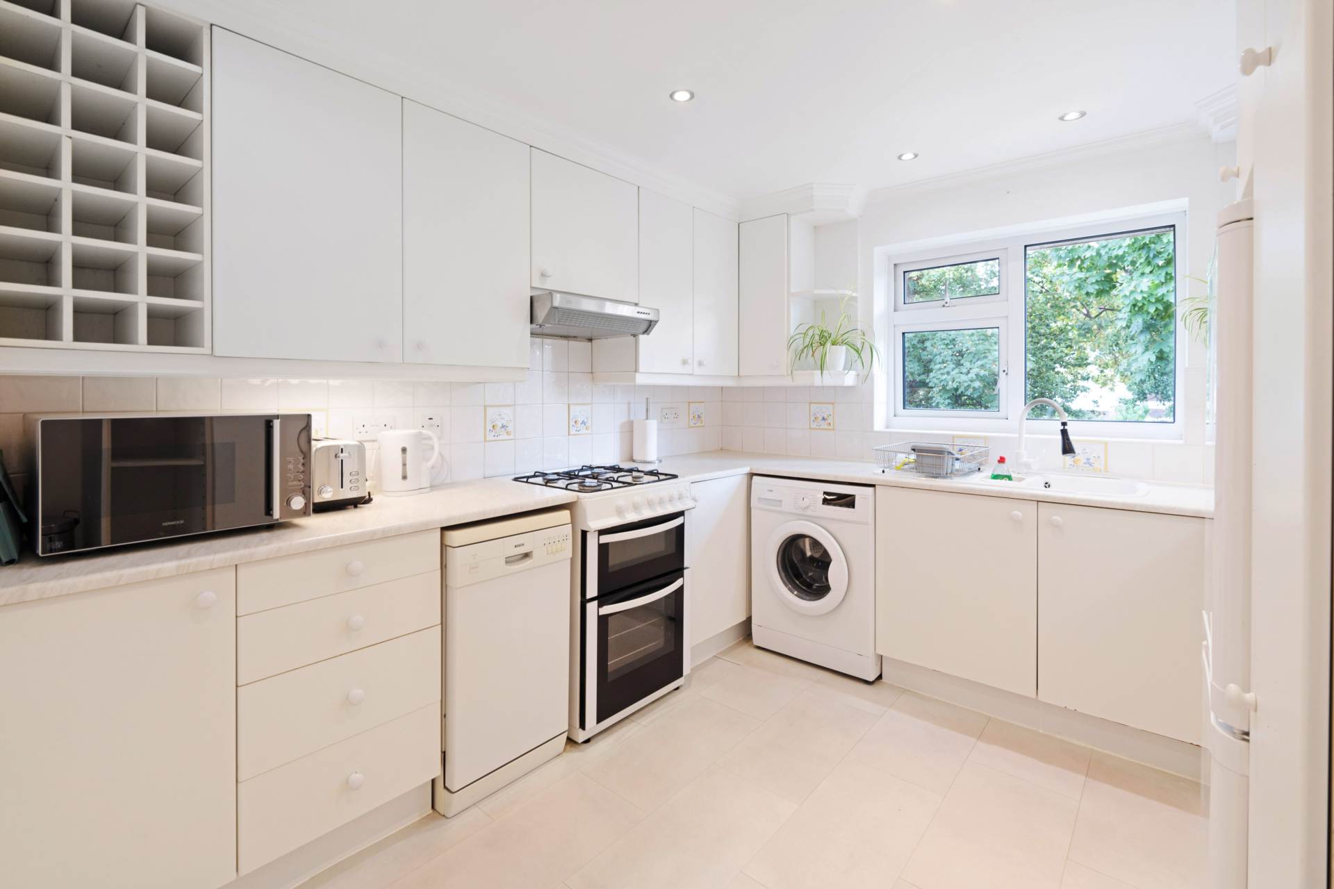Sussex Close, New Malden, Image 4