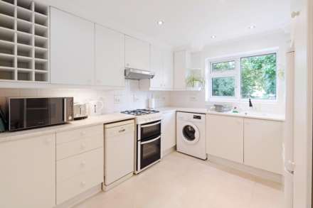 Sussex Close, New Malden, Image 4