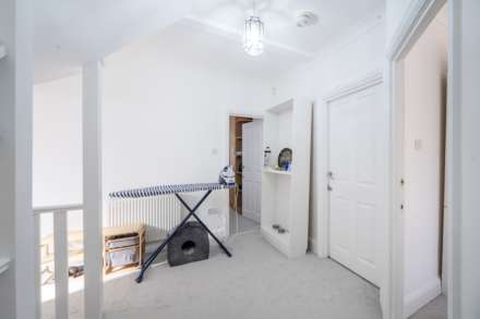 Howard Road, New Malden, Image 29