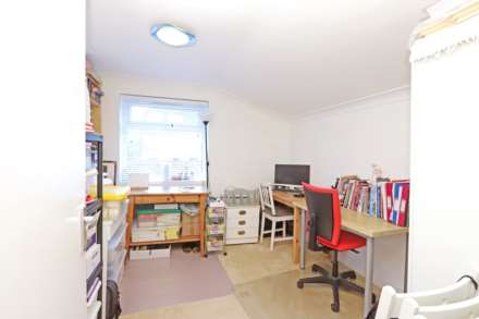 Acacia Grove, New Malden, Image 9