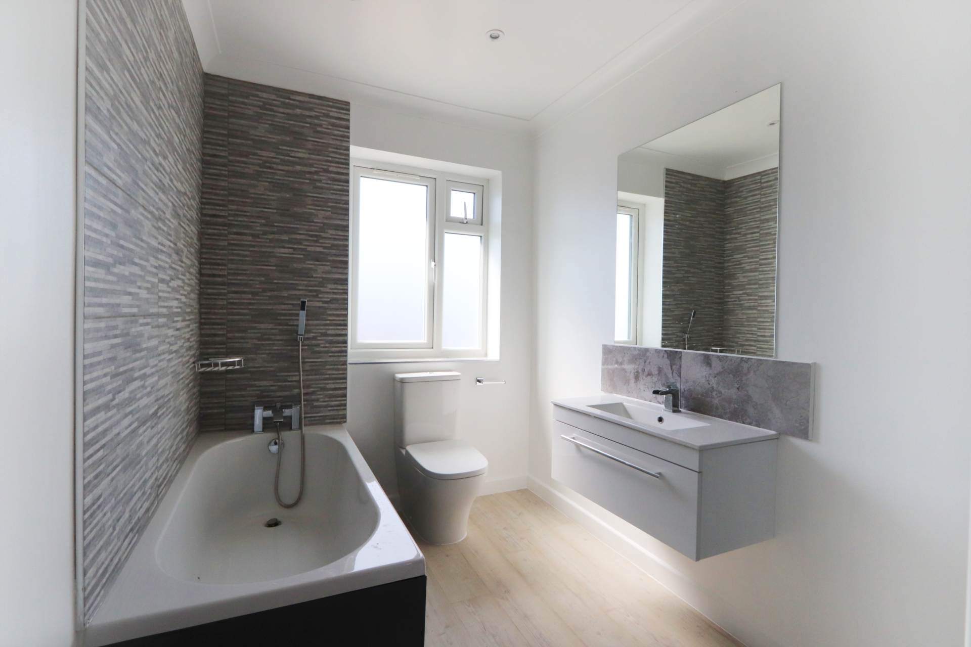 Amberwood Rise, New Malden, Image 11
