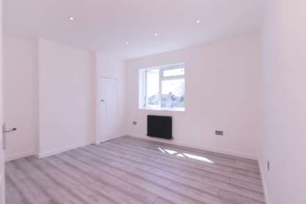 Amberwood Rise, New Malden, Image 13