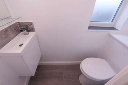 Amberwood Rise, New Malden, Image 6