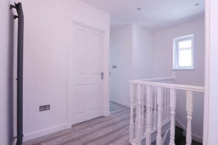 Amberwood Rise, New Malden, Image 9