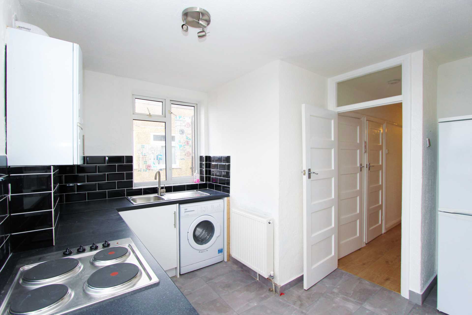 Manor Drive North, New Malden, Image 10