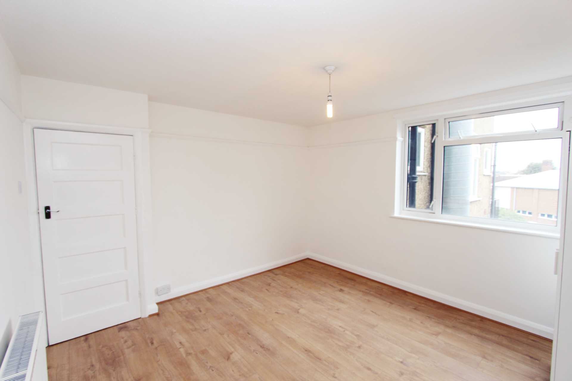 Manor Drive North, New Malden, Image 2