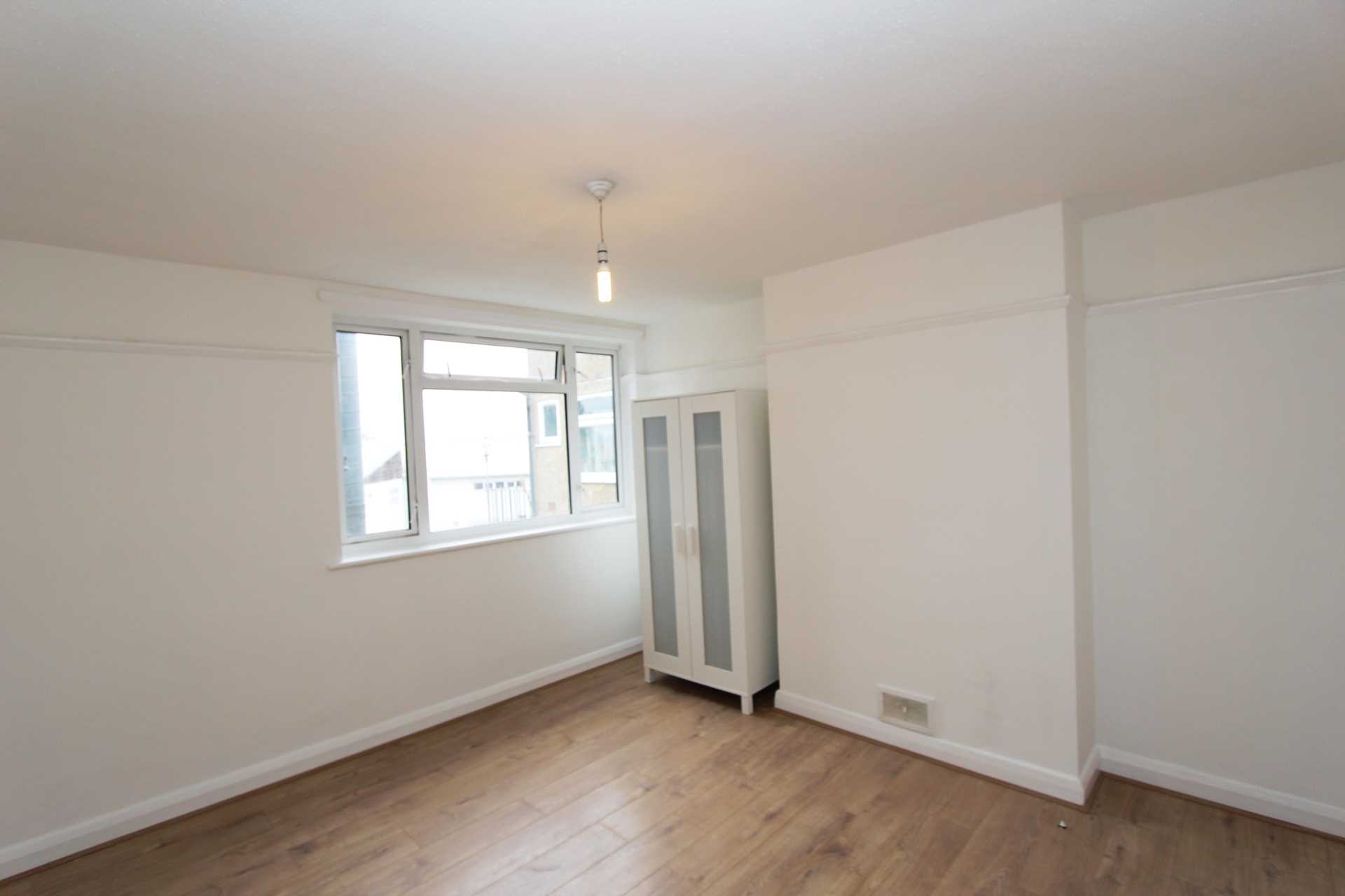 Manor Drive North, New Malden, Image 5