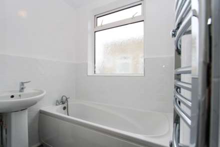 Manor Drive North, New Malden, Image 12