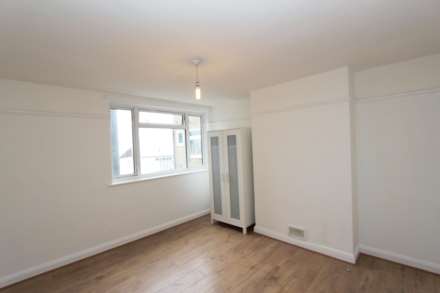 Manor Drive North, New Malden, Image 5