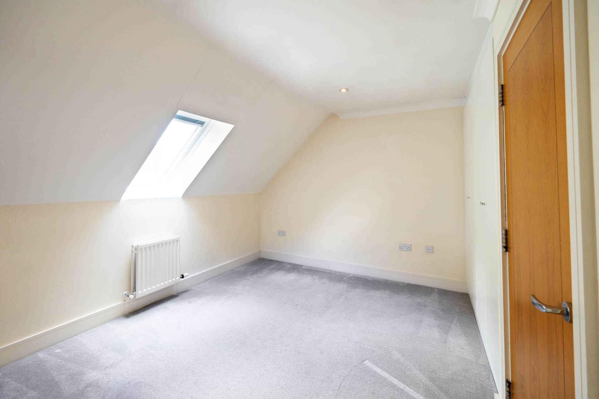 Sterling Place, Weybridge, Image 12