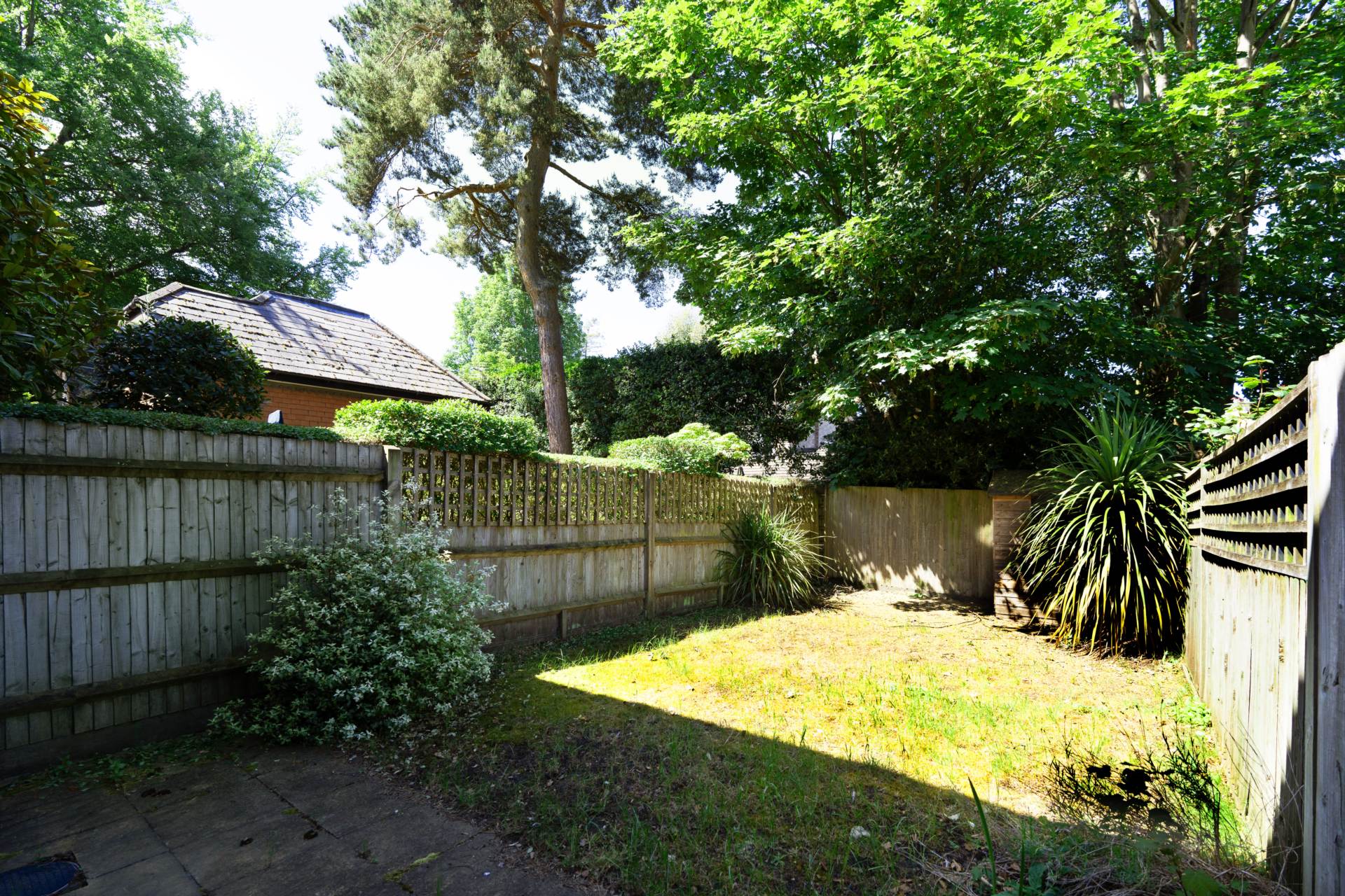 Sterling Place, Weybridge, Image 15