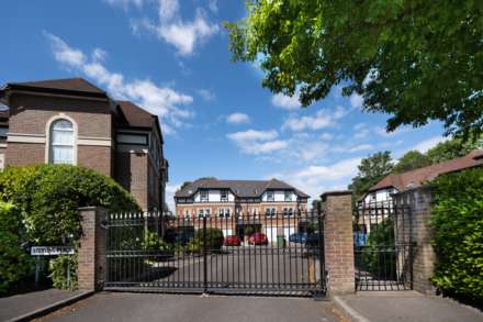 Sterling Place, Weybridge, Image 17