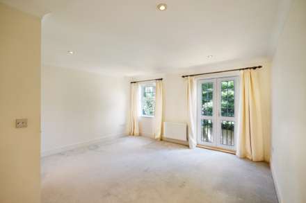 Sterling Place, Weybridge, Image 9