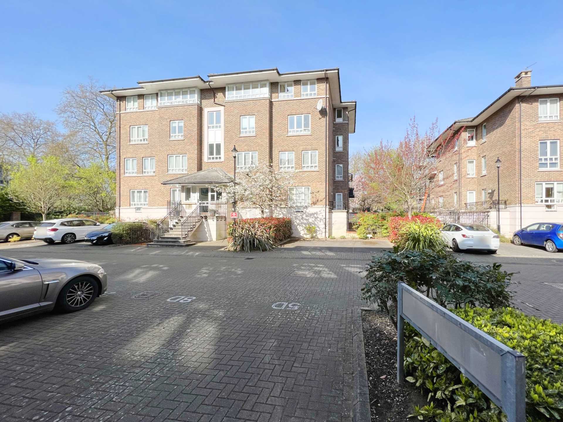 Trent House, May Bate Avenue, Image 15