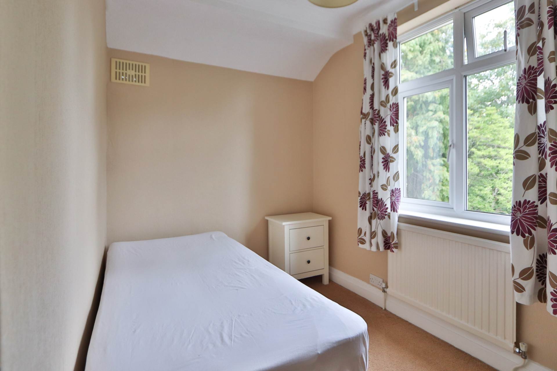 Austyn Gardens, Tolworth, Image 13