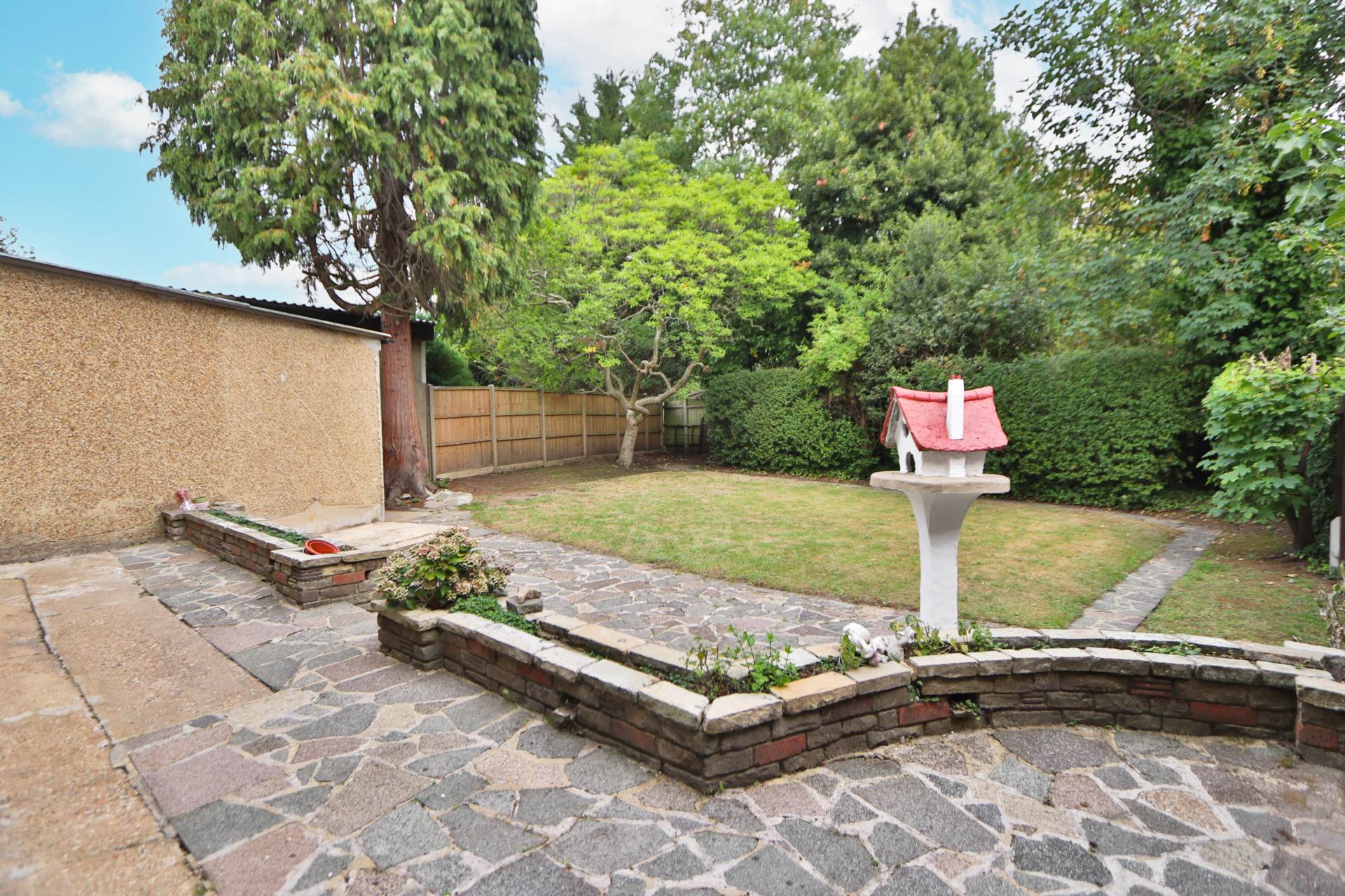 Austyn Gardens, Tolworth, Image 6