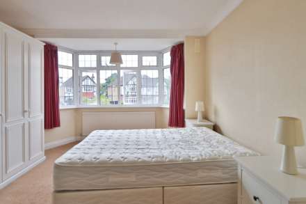 Austyn Gardens, Tolworth, Image 10