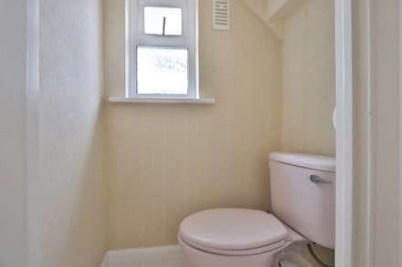 Austyn Gardens, Tolworth, Image 14