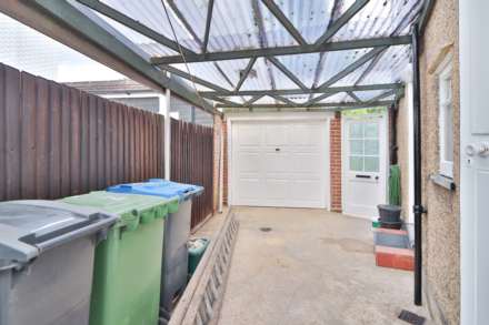 Austyn Gardens, Tolworth, Image 16