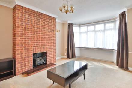 Austyn Gardens, Tolworth, Image 2